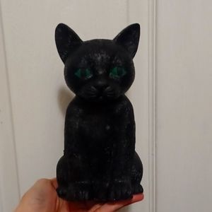 Black cat plastic statue, like new condition